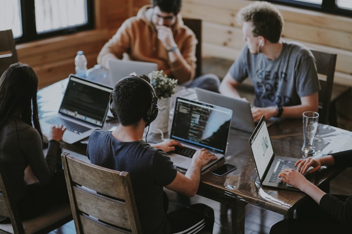 ZidCloud: Managed Cloud VPS untuk Bisnis Indonesia yang Ingin Fokus Berkembang